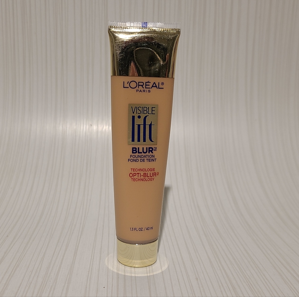 L'Oreal True Beige Visible Lift Blur Foundation 1.3 FL Oz New Sealed Tube